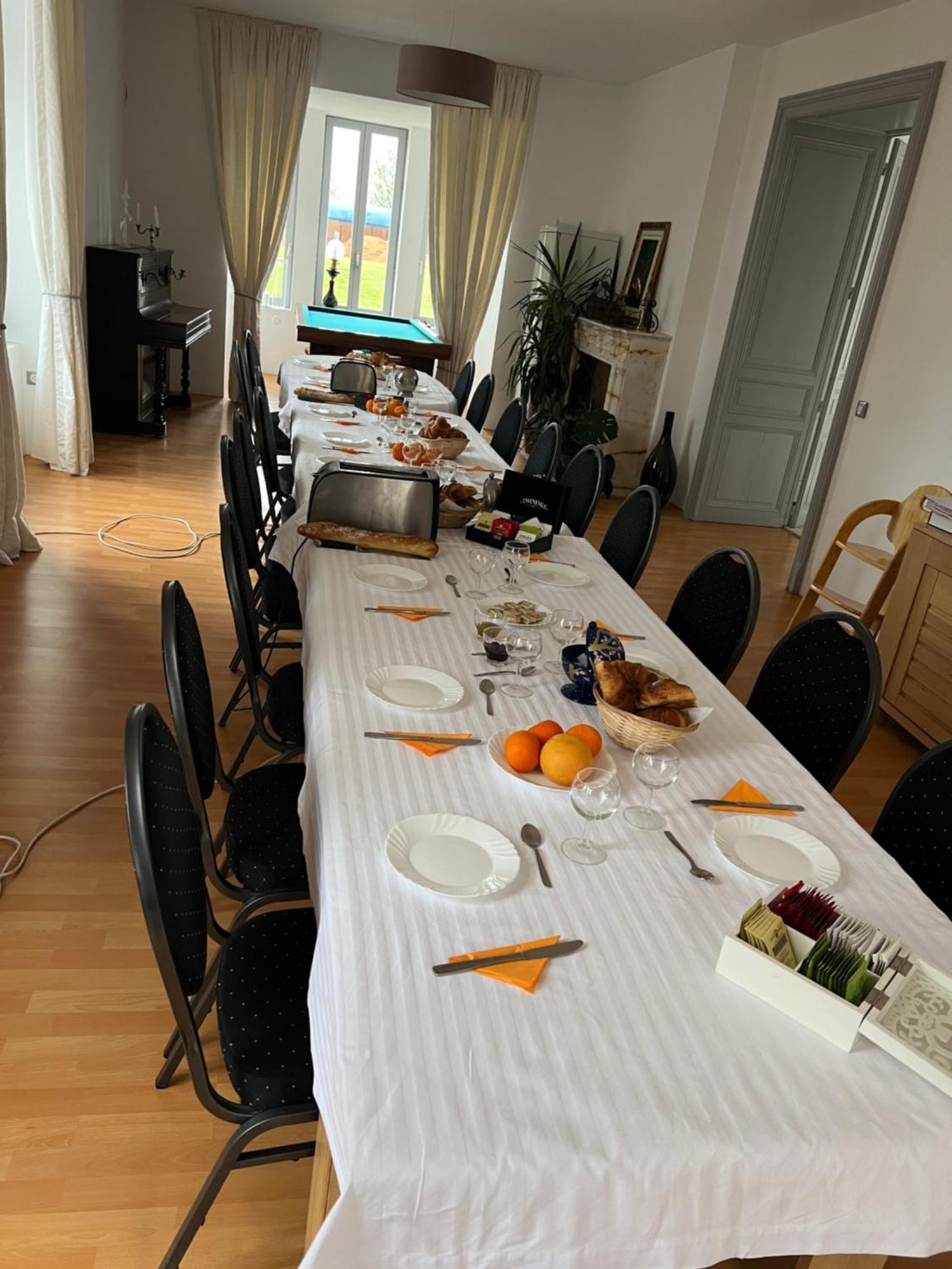 Bed and Breakfast Chateau Camus Montmarault Zewnętrze zdjęcie